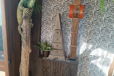 Lizards kaufen und verkaufen Photo: Riesige 190cm Iguana Leguan Figur auf Echtholsstamm